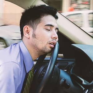 Lee más sobre el artículo ¿Cómo dormir en el coche?