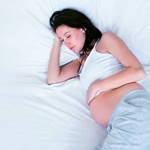Cuál es la mejor postura para dormir en el segundo trimestre del embarazo