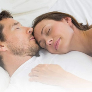 Lee más sobre el artículo Cómo dormir para no roncar